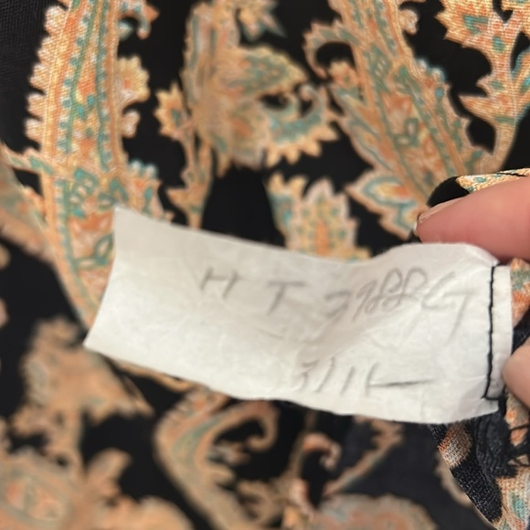 Haptics Stylish Black and Tan Paisley Blouse - Picture 4 of 4